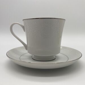 2 Crown Victoria Lovelace Pattern Fine China Tea Cups With Saucers